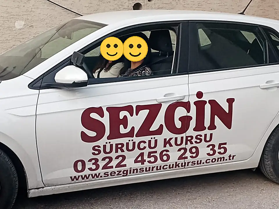 Eğitim aracımızın yanında kursiyerimiz